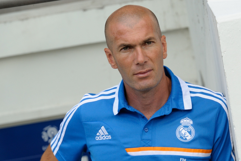 Recibe Zidane su título de entrenador de club deportivo profesional